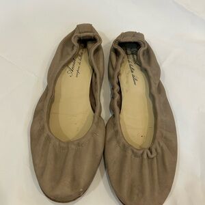 Anniel taupe Ballet Flats made in Italy size 36 have wear